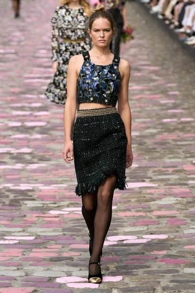 Look 14